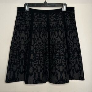 Black & Grey Size L Patterned Knit Skirt